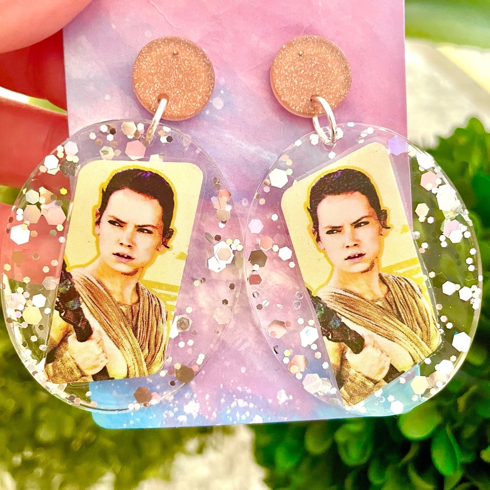 Rey Acrylic Dangle Earrings